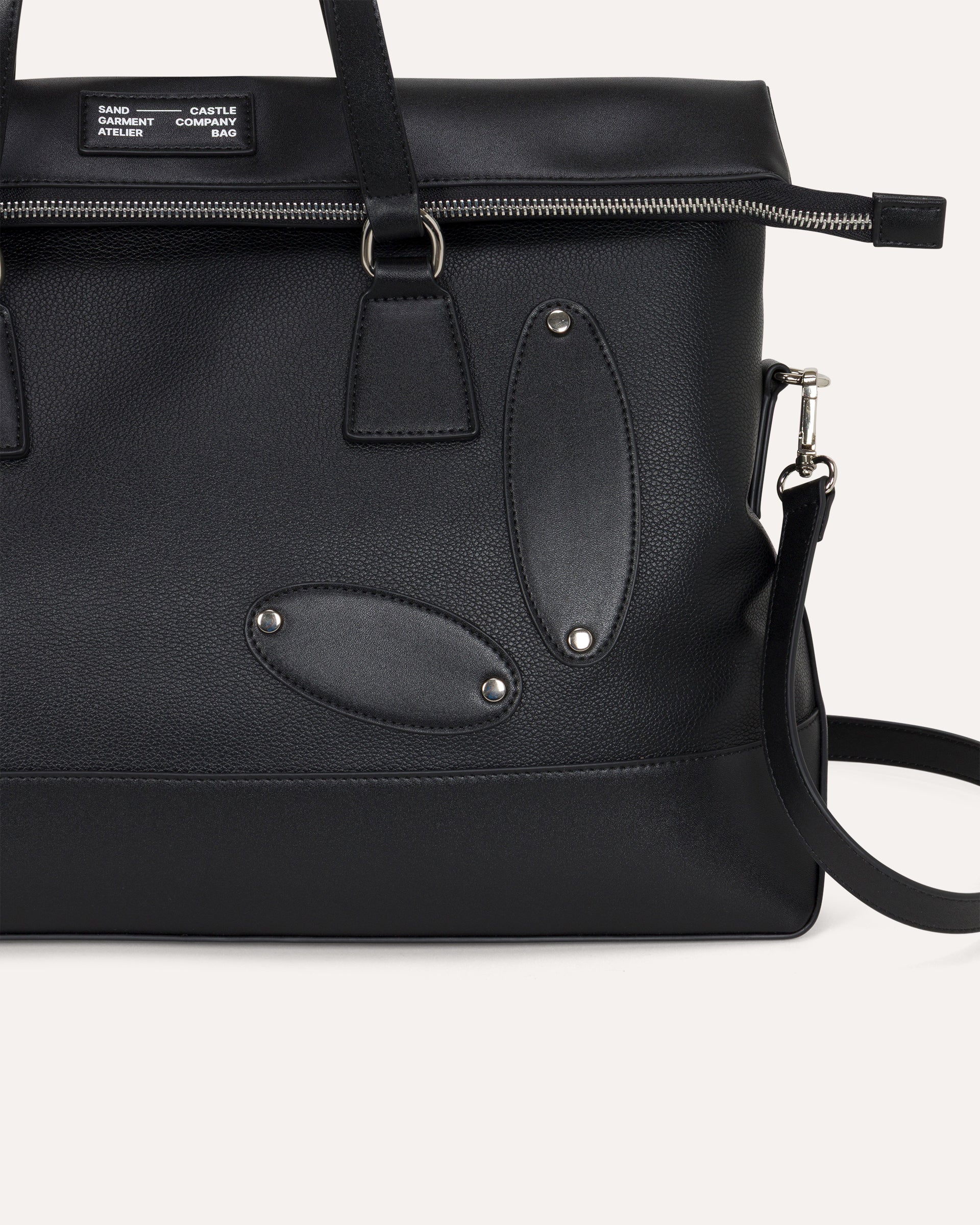 Atelier Bag in Coal, close-up front detail — Sand Castle Atelier